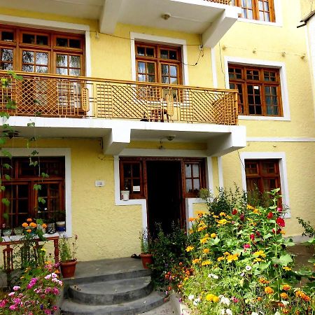 Tih Rahela Guest House & Home Stay Leh Exterior photo