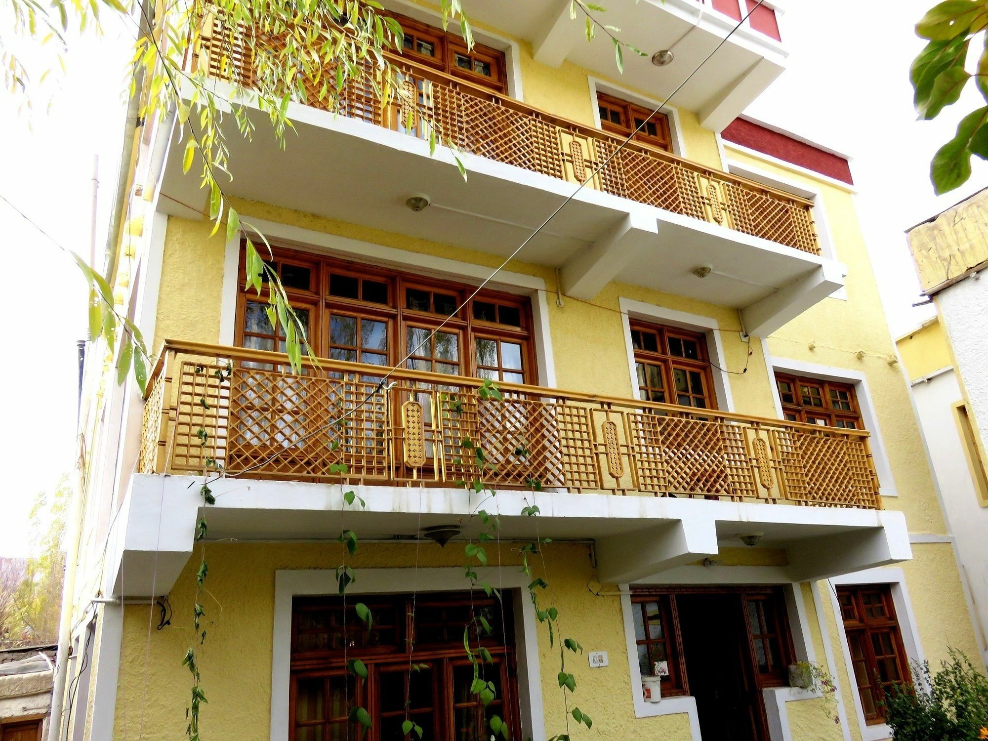 Tih Rahela Guest House & Home Stay Leh Exterior photo